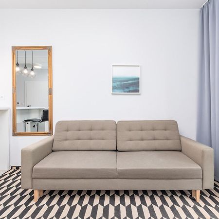 Prymasa Tysiaclecia 83A C - D By Homeprime Warsaw Exterior photo