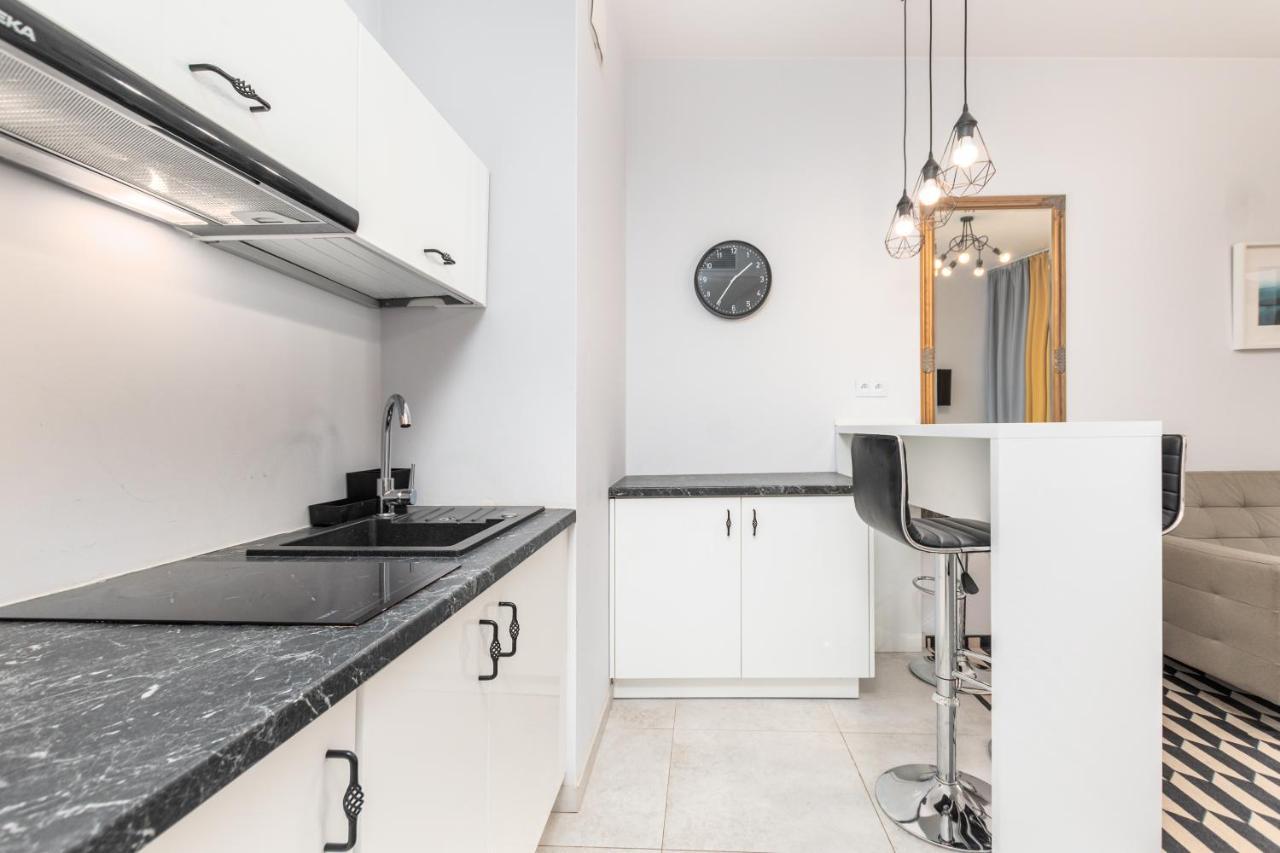 Prymasa Tysiaclecia 83A C - D By Homeprime Warsaw Exterior photo