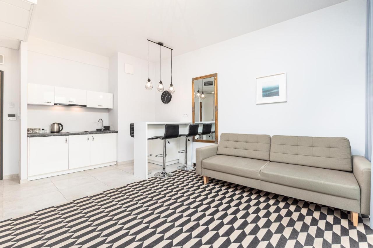 Prymasa Tysiaclecia 83A C - D By Homeprime Warsaw Exterior photo