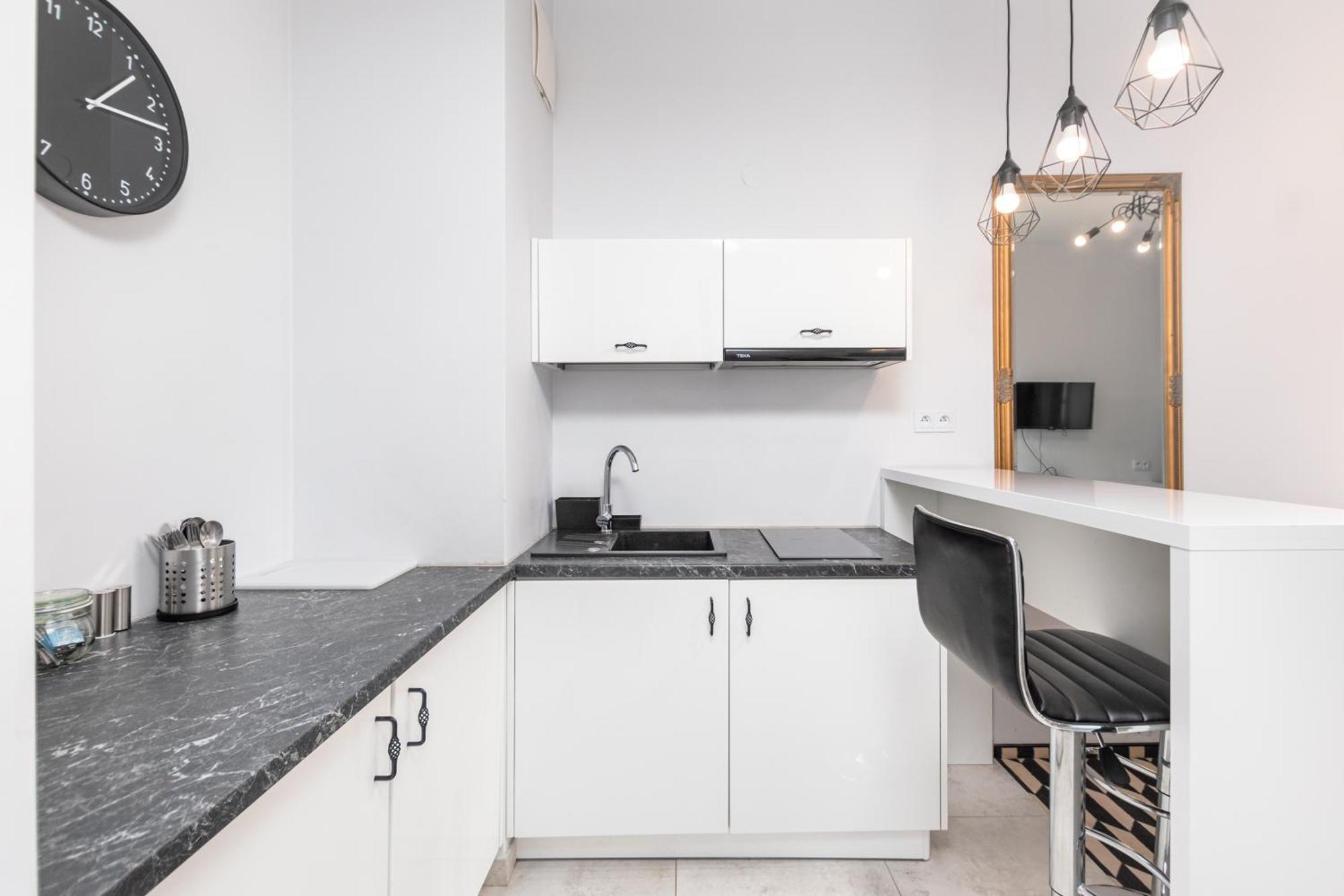 Prymasa Tysiaclecia 83A C - D By Homeprime Warsaw Exterior photo