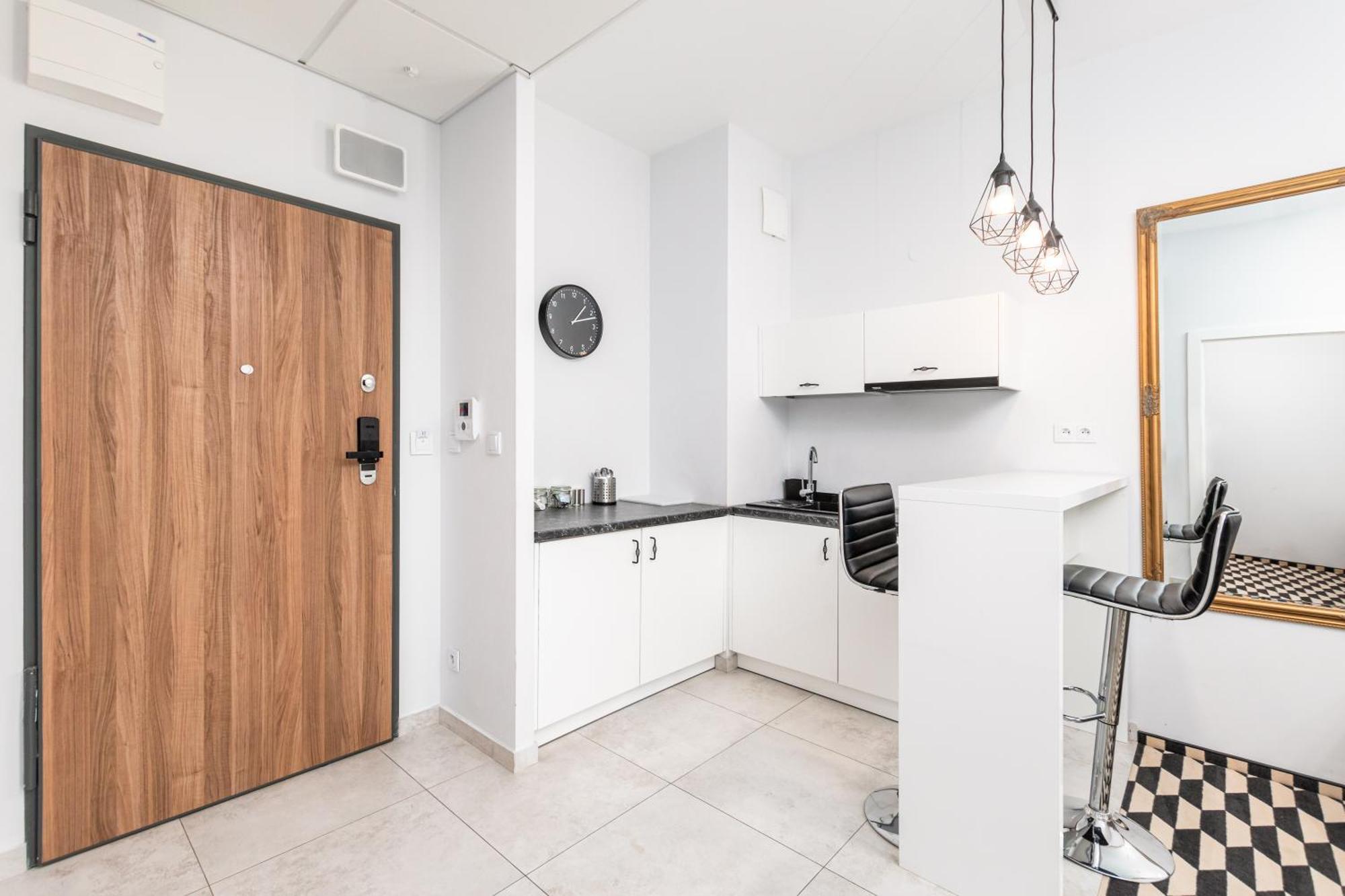 Prymasa Tysiaclecia 83A C - D By Homeprime Warsaw Exterior photo